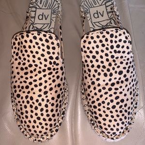 Super cute slip on💫💫💫💫